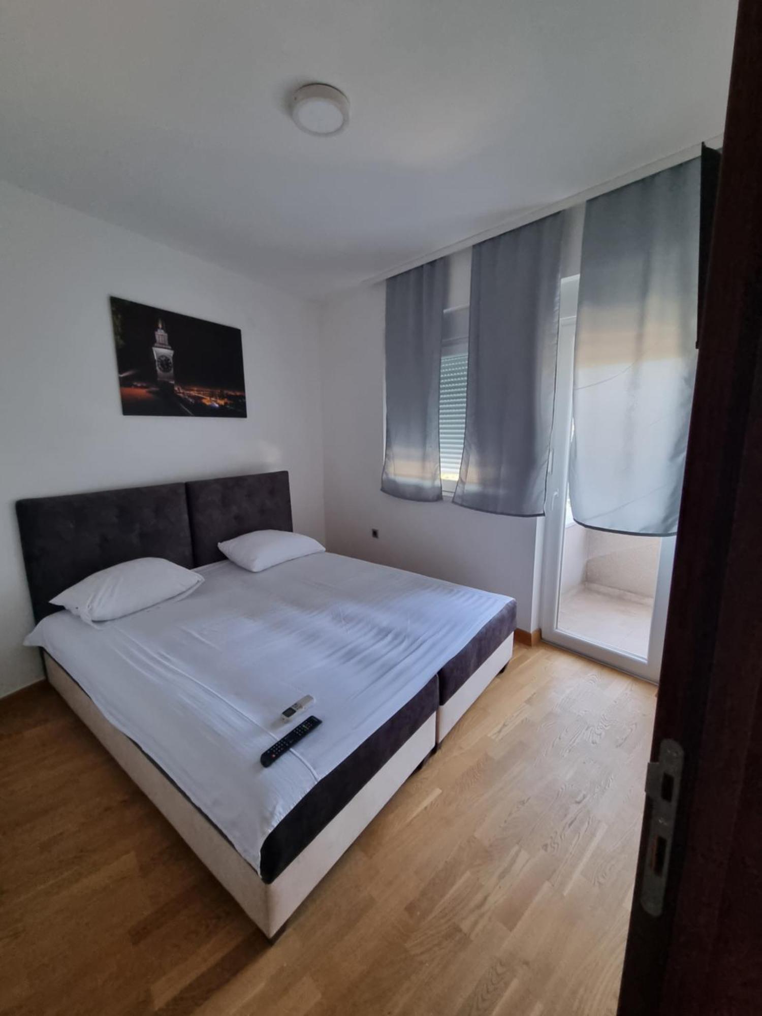 Gosnje Lägenhet Novi Sad Exteriör bild